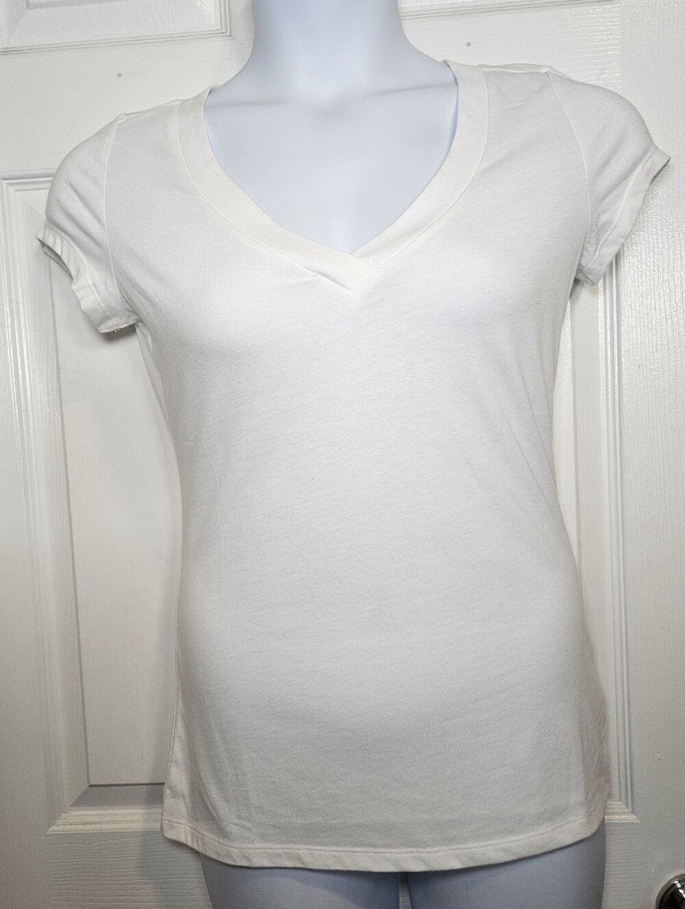 NWT INC International Concepts White V-Neck Short Sleeve Tee